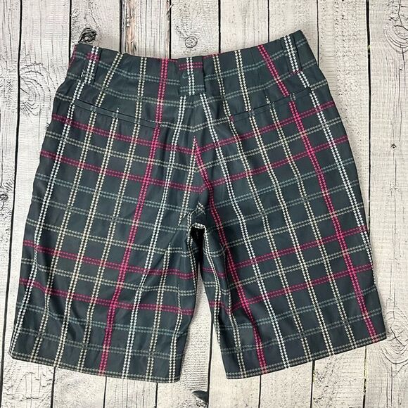NIKE Golf Shorts - Picture 2 of 5